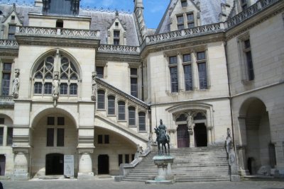 Pierrefonds courtyard